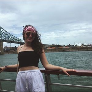 Meet your Posher, Elizabeth